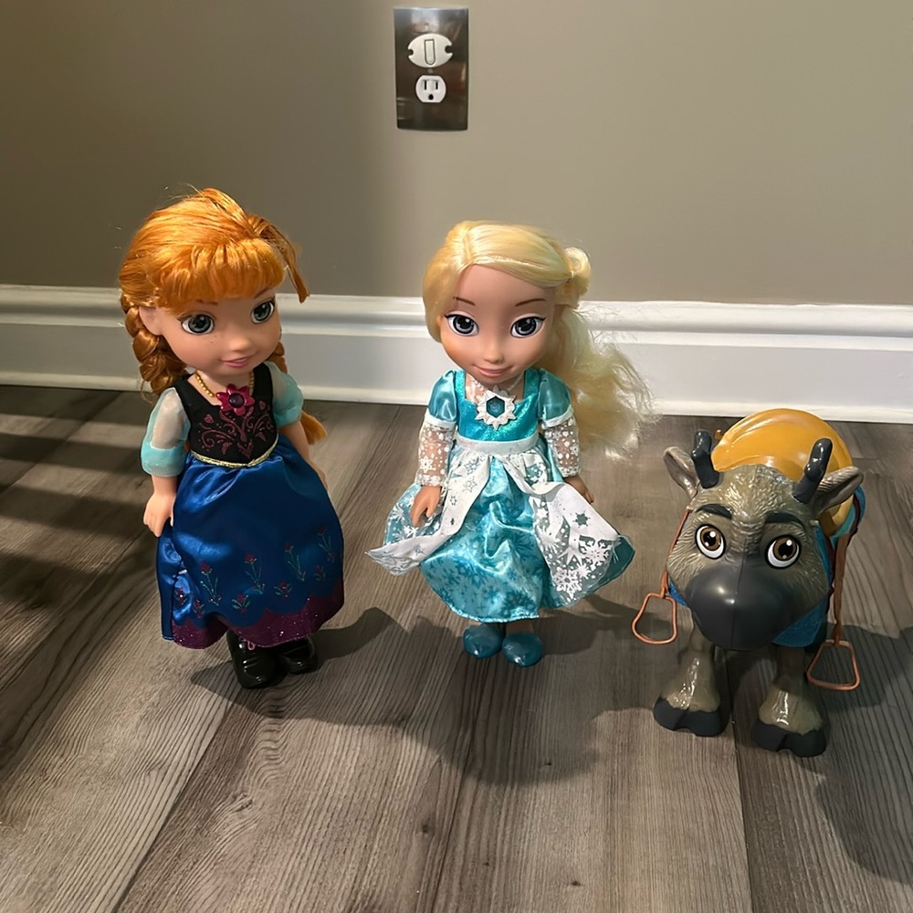 Ana Elsa Sven from Frozen